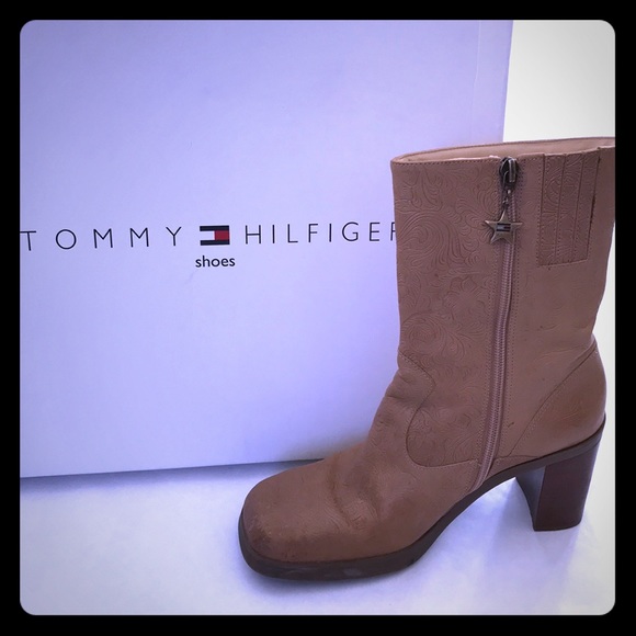 Tommy Hilfiger Shoes - Tommy Hilfiger Beige tan leather boots zip up 7.5